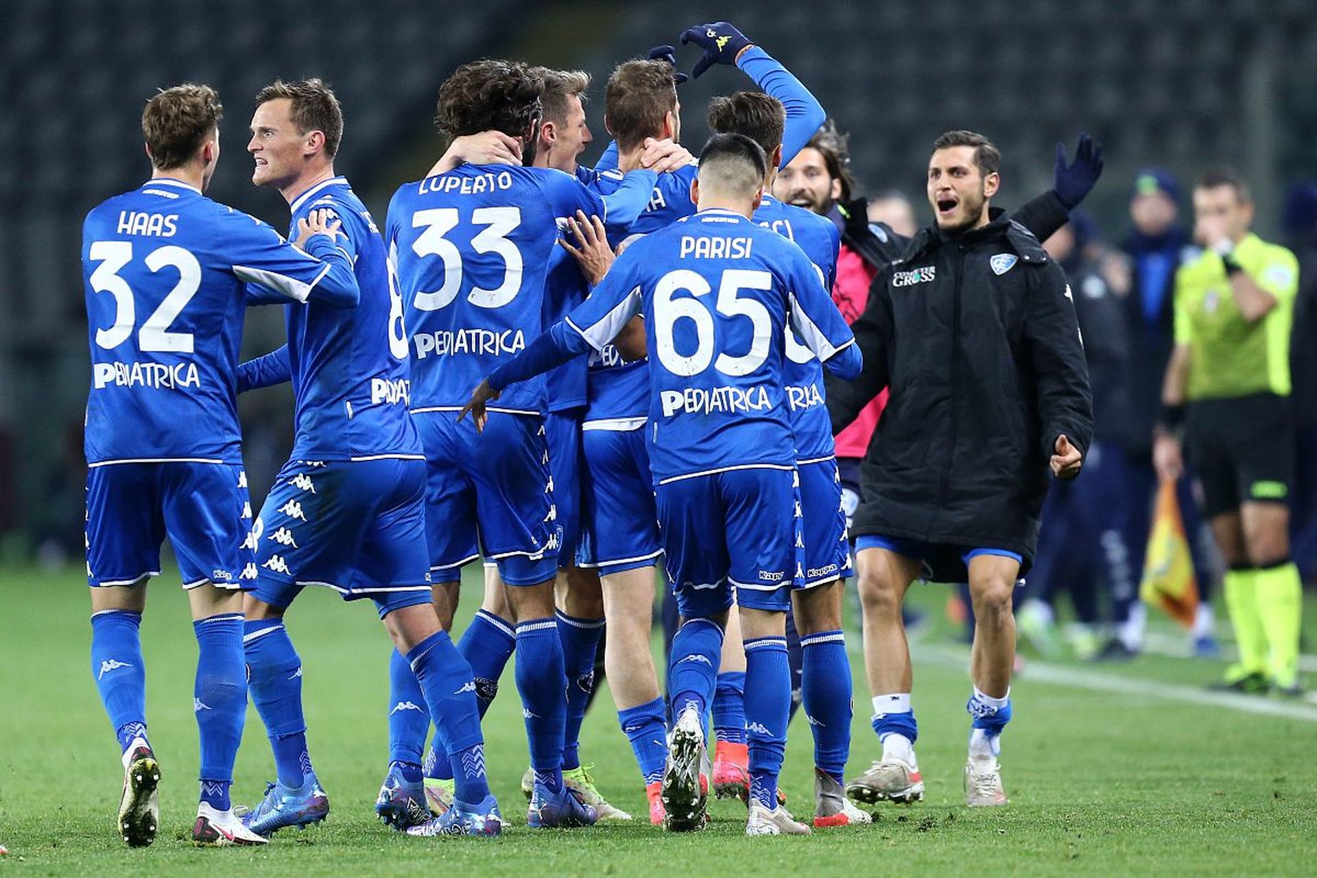 异常稳健 异常稳健